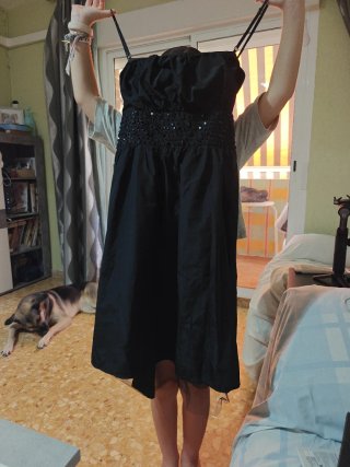 Vestido de fiesta negro con lentejuelas