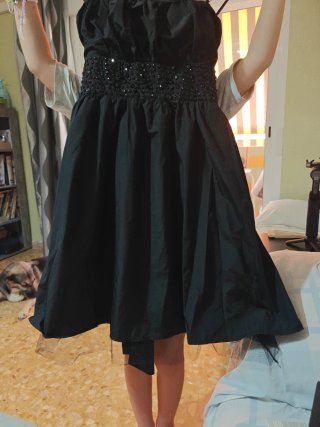 Vestido de fiesta negro con lentejuelas