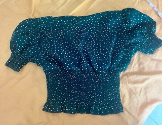 Blusa SHEIN lunares verde talla M