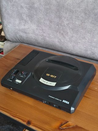 Sega Mega Drive + 2 mandos + Juegos + Cableado