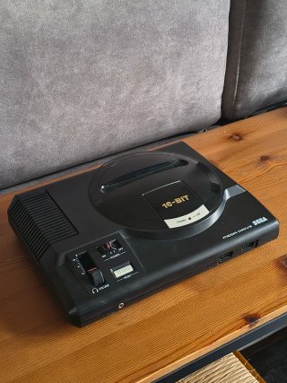 Sega Mega Drive + 2 mandos + Juegos + Cableado