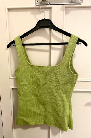 Top Zara verde botones joya