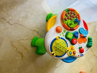 Regalo Mesa de Actividades Chicco para Bebés