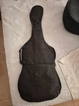 Guitarra Eléctrica Behringer Negra