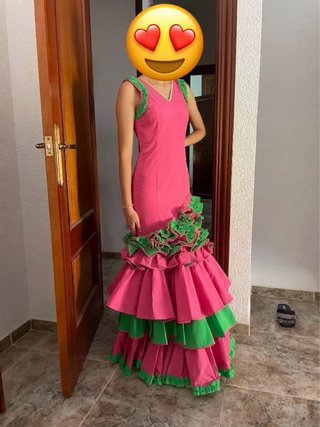 Vestido de flamenca rosa y verde