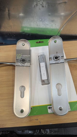 2 Juego de manilla con placa de puerta Arosa de aluminio