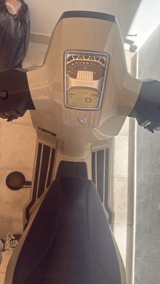 Lambretta X300 Beige Scooter