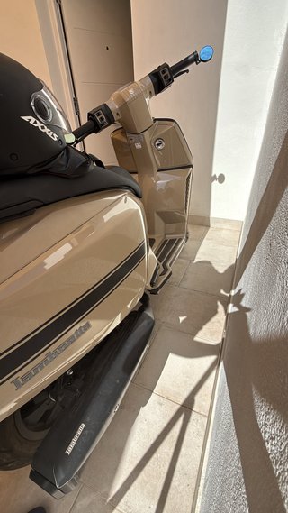 Lambretta X300 Beige Scooter