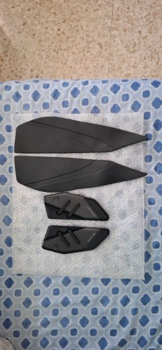 Reposapiés YAMAHA XMAX TECH MAX 125 Delanteros y T