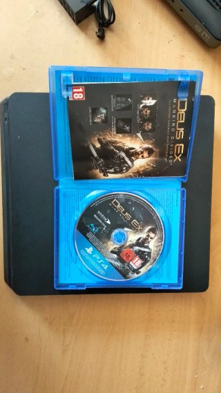 PS4 Slim Negra + Ventilador + Juego Deus Ex