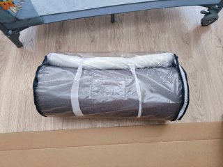Cuna de viaje con colchón viscoelástico