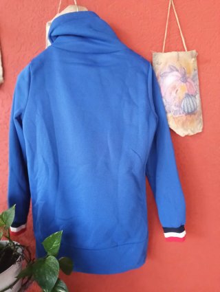 Felpa uomo blu con cappuccio e tasche