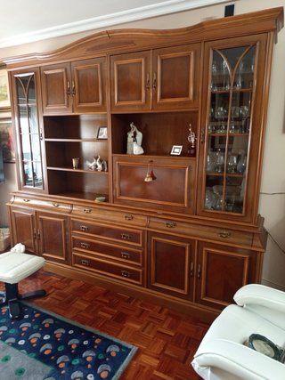 Mueble bar madera y cristal, aparador mesa y silla