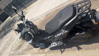 Keeway 2024 Scooter Negra