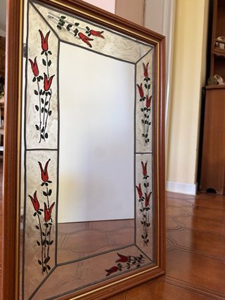 Espejo decorado a mano con tulipanes