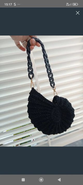 Bolso caracol negro, elige cadena
