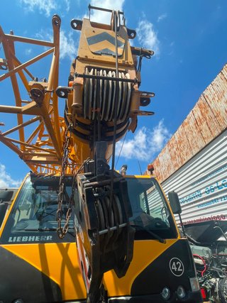 Grúa Liebherr