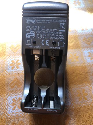 Caricabatterie AA/AAA Ni-Cd/Ni-MH