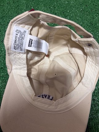 Gorra y Cinturón Levi's
