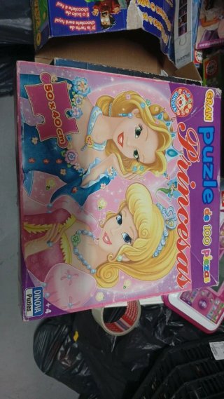 Puzzle Princesas Dinova 100 piezas 50x40cm
