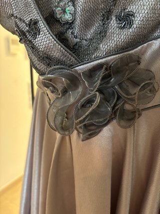 Vestido de cóctel pétalos de rosa