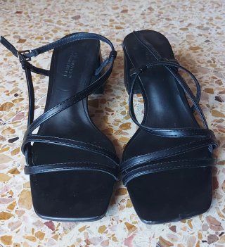 Sandalias tacón negras