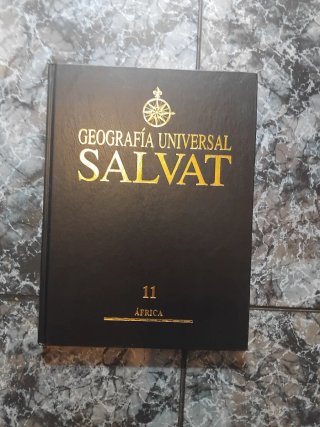 Libro sobre la geografía universal salvat/África
