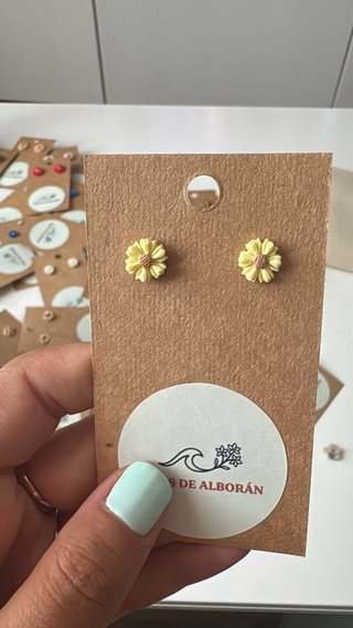 Pendientes arcilla polimérica hechas a mano