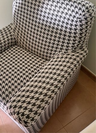 Sillón de tela estampado
