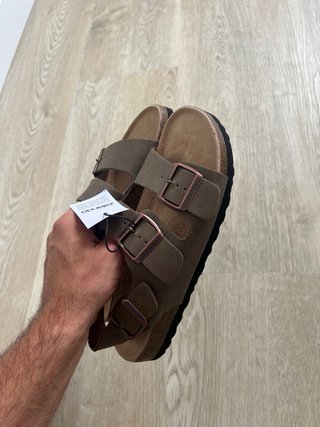 Sandalias Pier One Marrones y Doradas