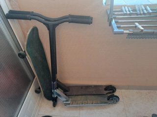 Patinete 20€ cada uno  y monopatín 10€ todo 40€