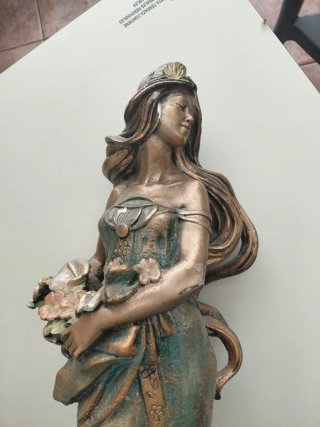 Figura Decorativa Mujer Metal Vintage