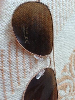 Gafas de sol aviador doradas marrones