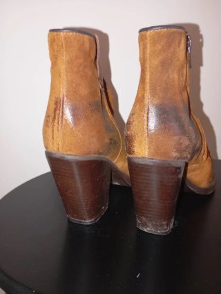 Stivaletti marroni in camoscio