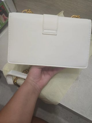 Bolso Blanco con detalles dorados