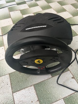 Volante y Pedales Ferrari Thrustmaster