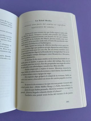 El mundo de Sofía Novela sobre la historia de l...