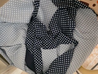 Conjunto blusa blanca y falda pantalón lunares