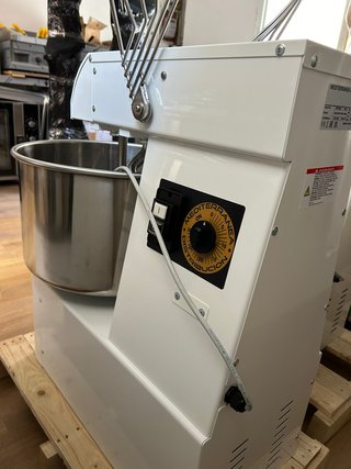 AMASADORA EVO 30LT / PARA 25KG DE MASA TOTAL