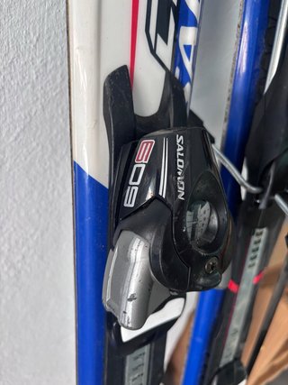 Esquís Salomon + palos rossignol
