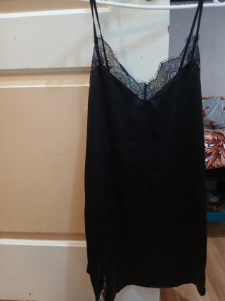 Camiseta negra con encaje