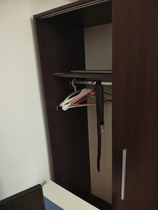 Armario de dormitorio madera y cristal