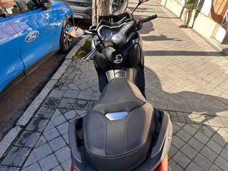 Yamaha X-max 125 gris