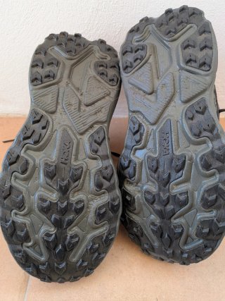 Hoka Challenger 8 y Speedgoat 6 45 1/3