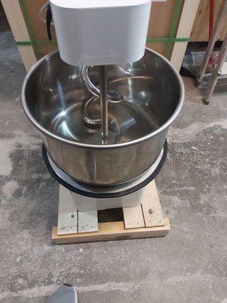 AMASADORA 30LT MOVIL / PARA 25KG DE MASA TOTAL