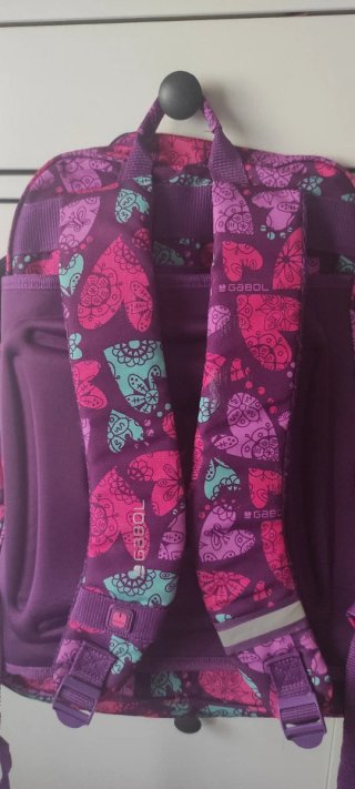Mochila escolar Gabol con estampado de corazones