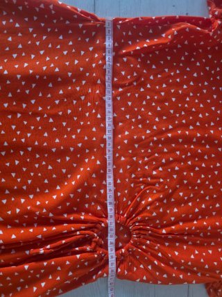 Vestido rojo corto con estampado