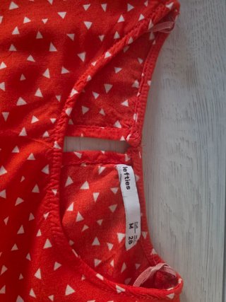 Vestido rojo corto con estampado
