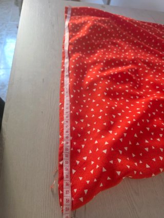 Vestido rojo corto con estampado