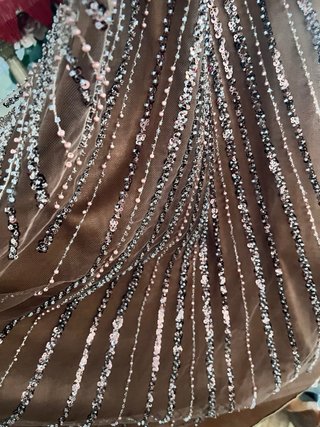 Vestido invitada marrón